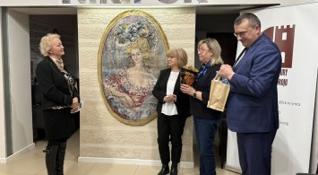 Relacja z wystawy retrospektywnej tkaniny artystycznej autorstwa Anna Jarząbek-Siudak